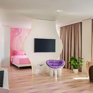 https://nhow-berlin.find-berlin-hotels.com